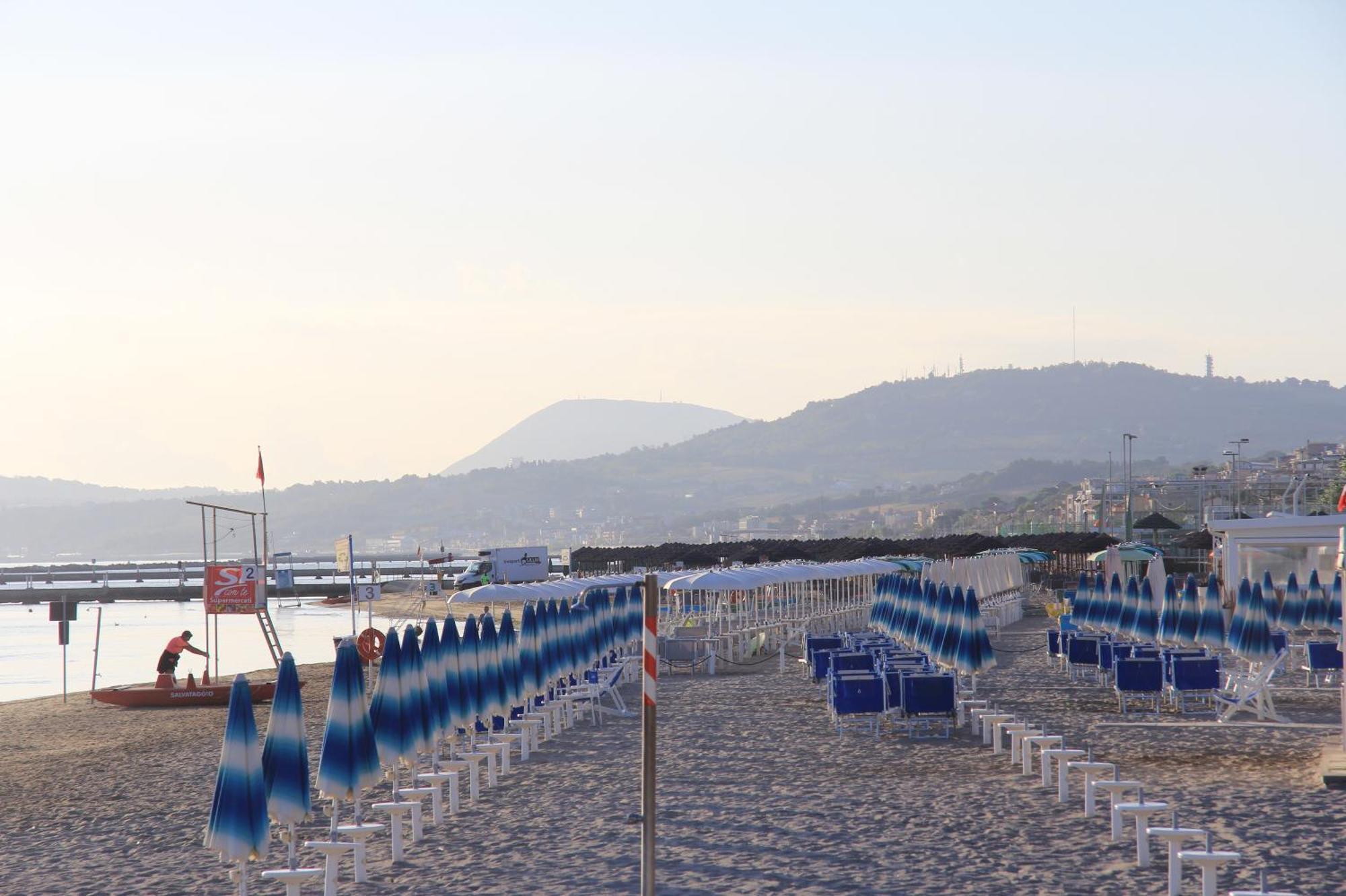 Residence Carmen Falconara Marittima Dış mekan fotoğraf